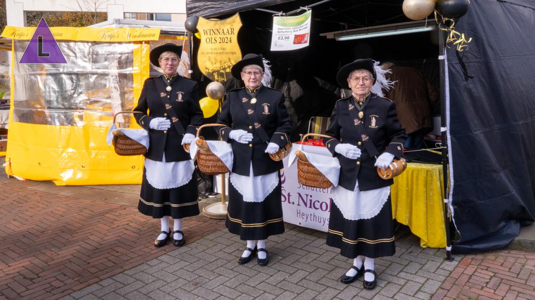 De Marketentsters van schutterij St Nicolaas Heythuysen