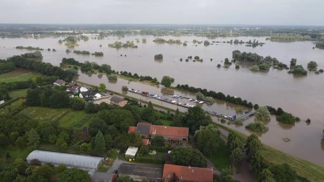 Sfeerimpressie hoge water bij Buggenum