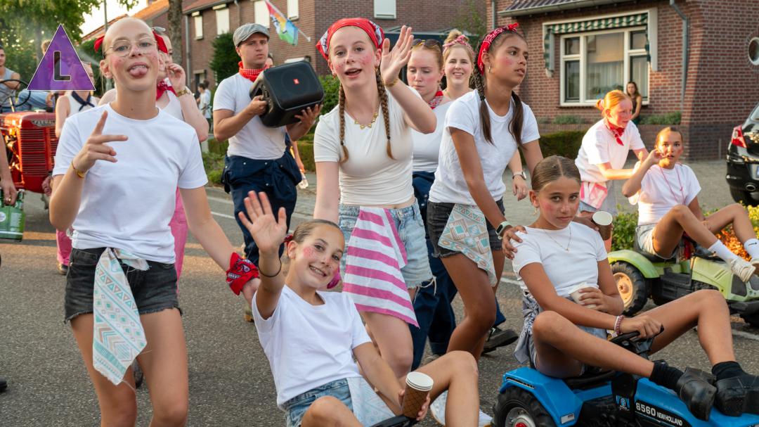 Fotoreportage optocht slotavond KVW Roggel 2026