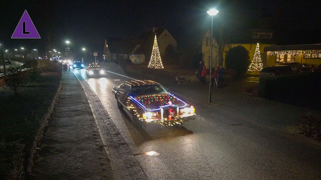 Sfeerimpressie Kerstlichtjesstoet door Roerdalen