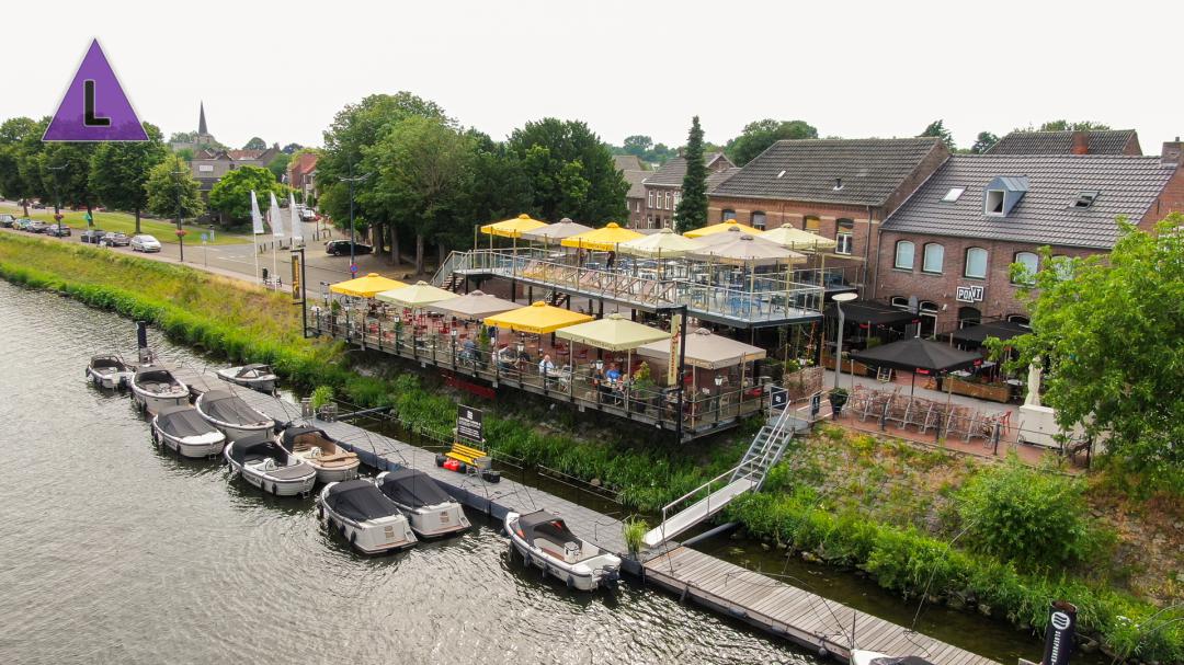 Cafe-Maasterras ‘t Veerhuis Wessem realiseert dubbeldeks terras