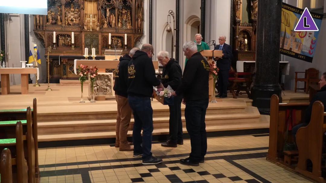 Dankmis in Kapel in 't Zand Roermond voor geslaagd OLS Heitse
