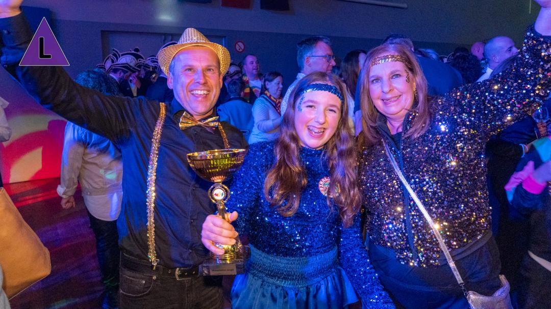 Lana uit Nederweert wint eerste jeugd-MLLF met Vastelaovendjcocktail