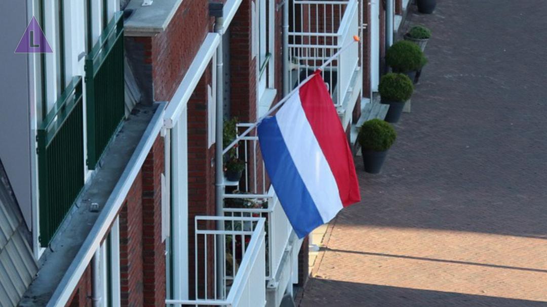 vlag halfstok ter gelegenheid van Nationale Dodenherdenking op 4 mei