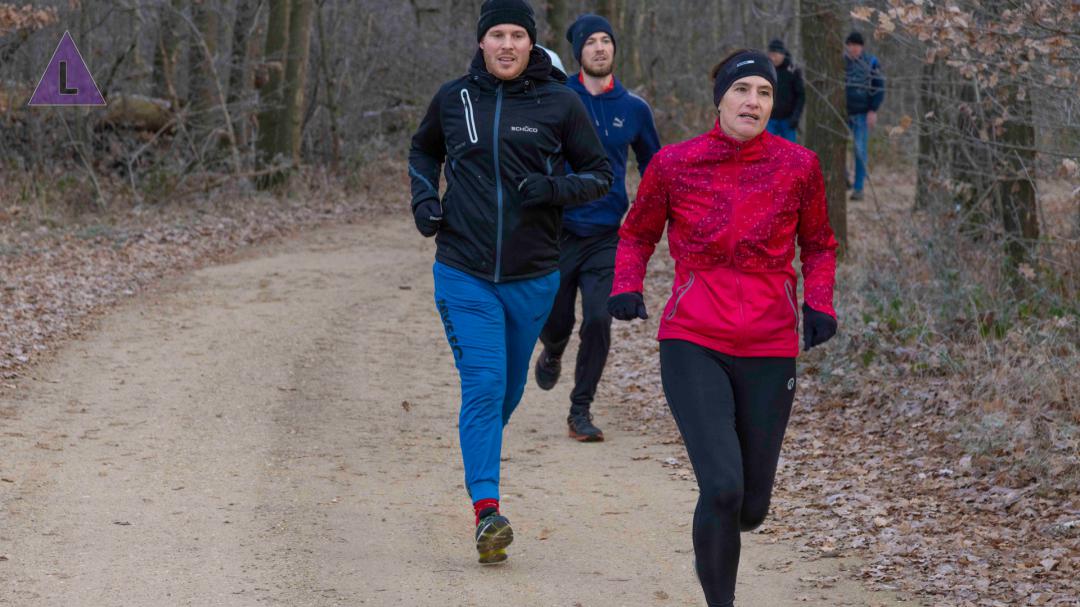 Hardlopers die deelnemen aan de Grenslaup Vosseven in Stramproy